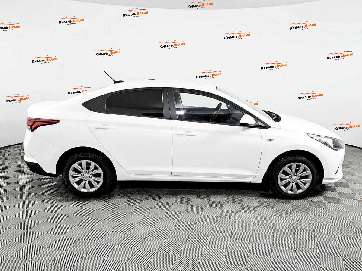 Hyundai Solaris 2021 года с пробегом. Фото: #3