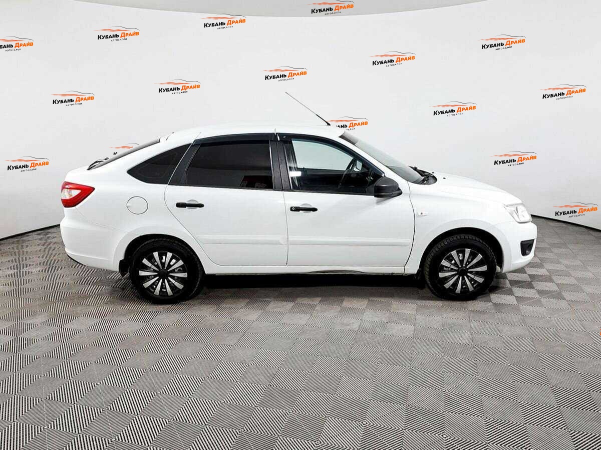 Lada (ВАЗ) Granta 2018 года с пробегом. Фото: #3