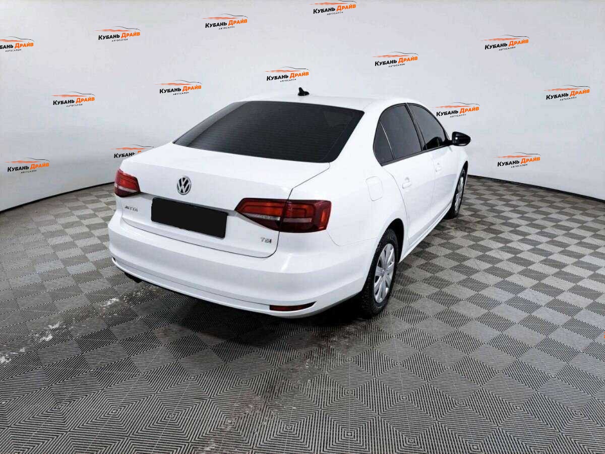 Volkswagen Jetta 2016 года с пробегом. Фото: #4