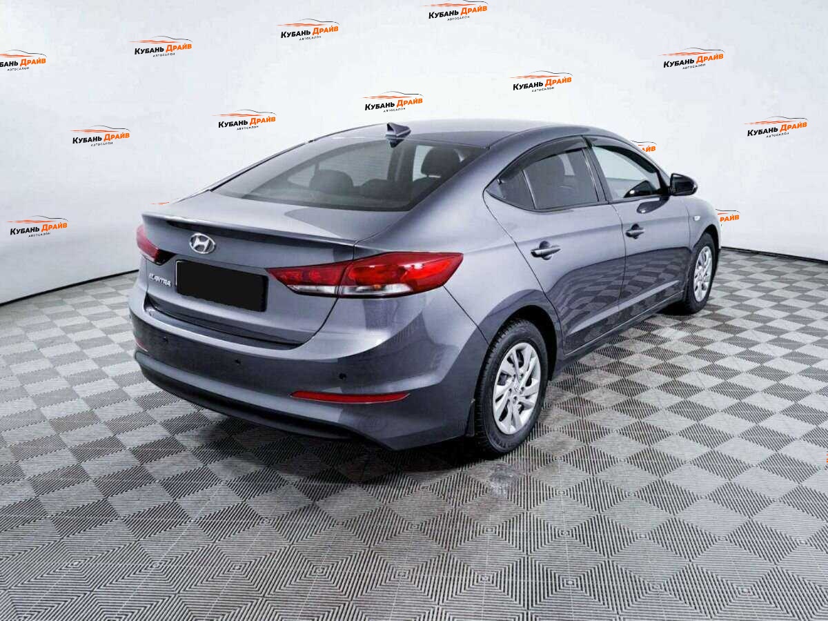 Hyundai Elantra 2018 года с пробегом. Фото: #4