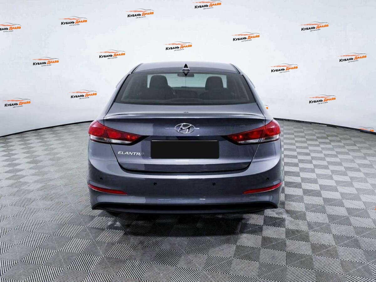 Hyundai Elantra 2018 года с пробегом. Фото: #5