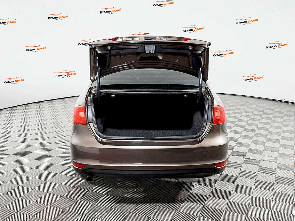 Volkswagen Jetta 2013 года с пробегом. Фото: #7