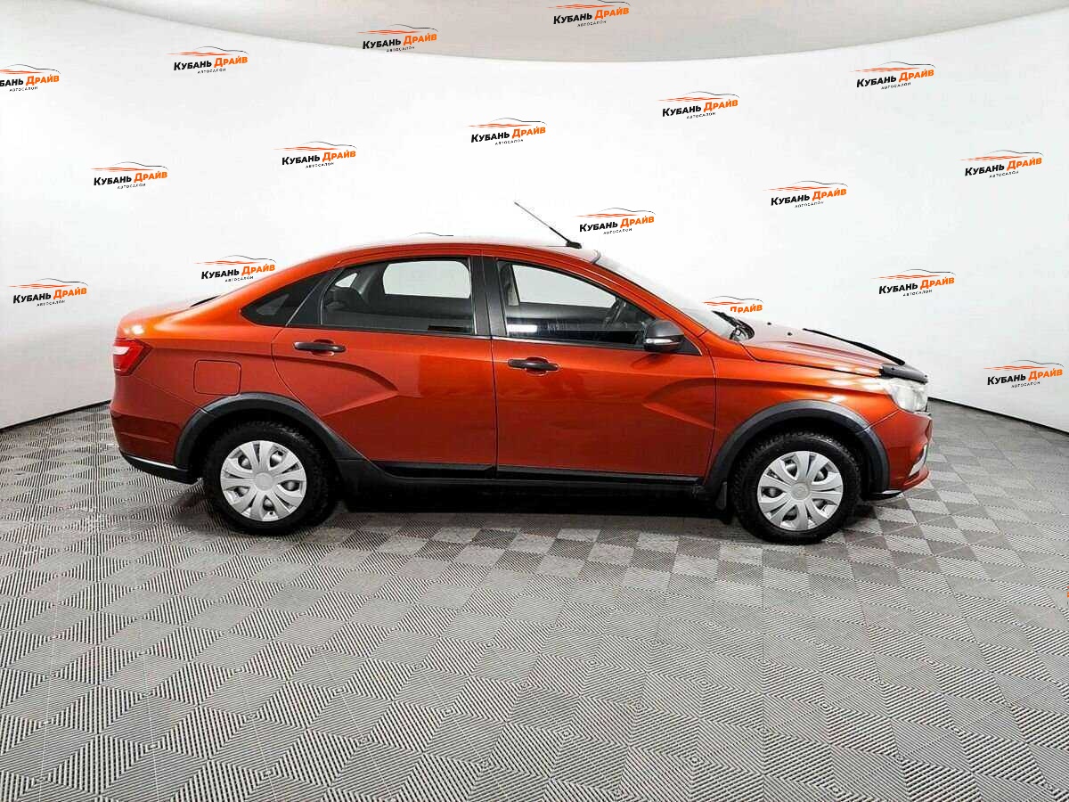 Lada (ВАЗ) Vesta 2018 года с пробегом. Фото: #3