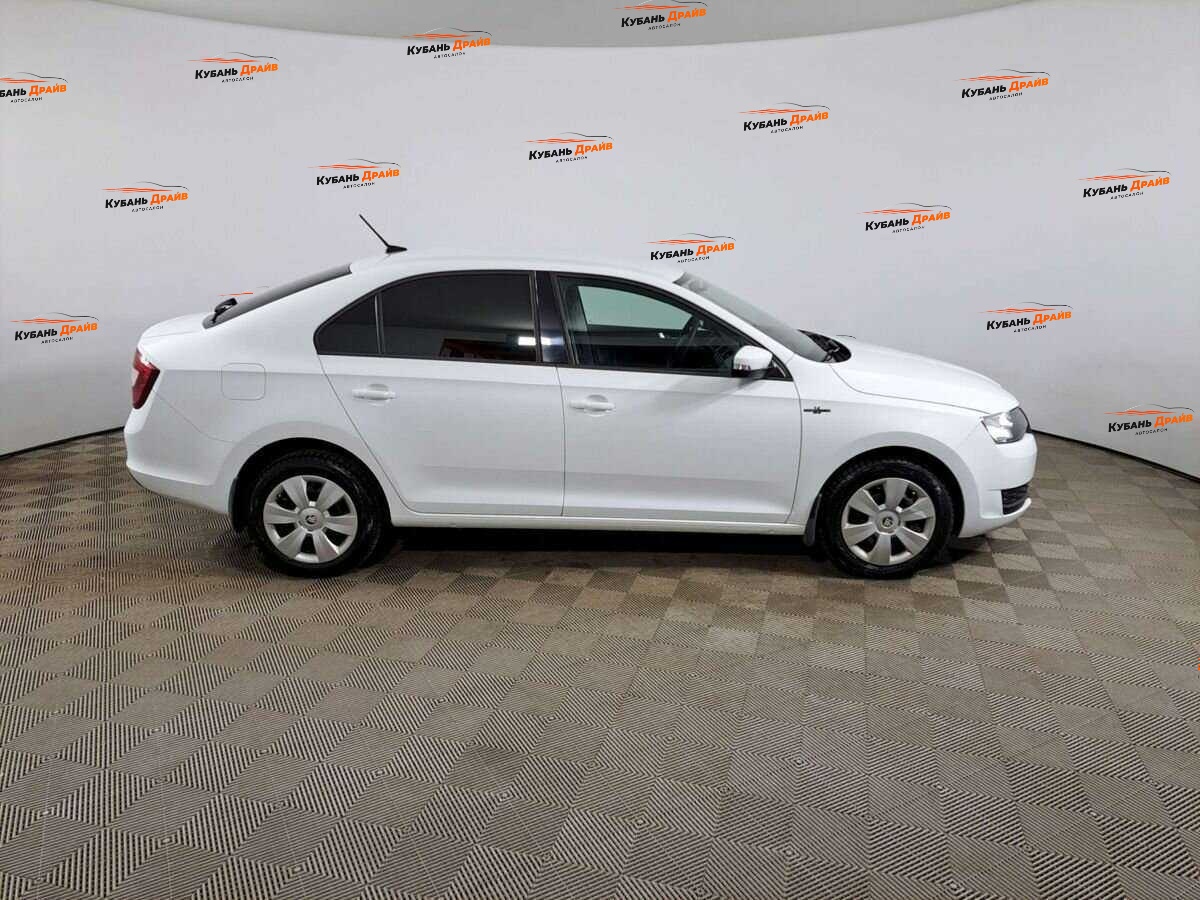 Skoda Rapid 2018 года с пробегом. Фото: #3