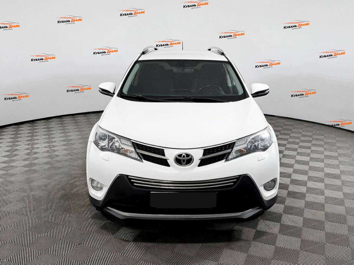 Toyota RAV4 2015 года с пробегом. Фото: #1