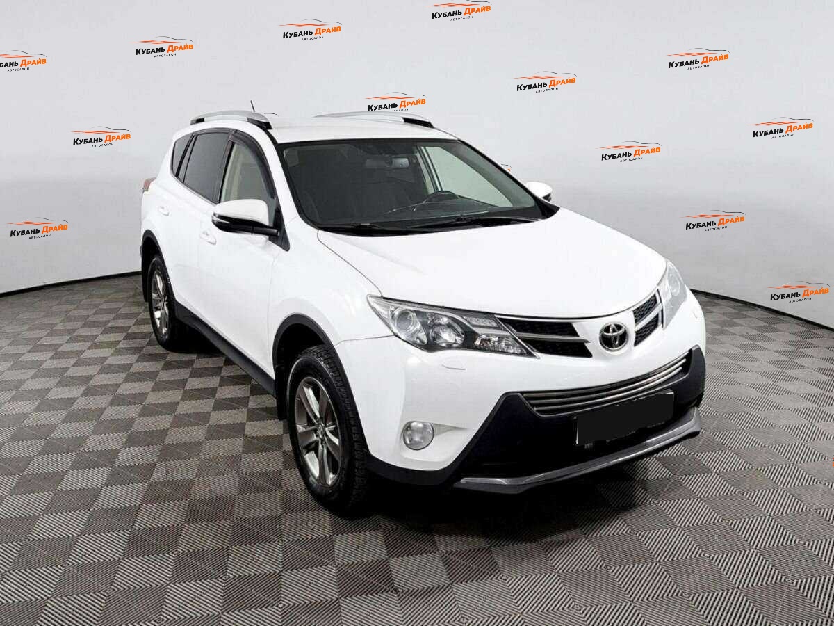 Toyota RAV4 2015 года с пробегом. Фото: #2