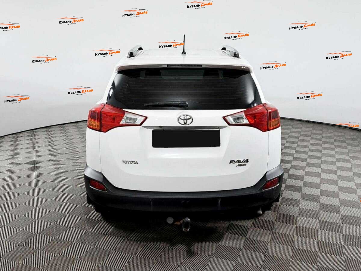 Toyota RAV4 2015 года с пробегом. Фото: #4