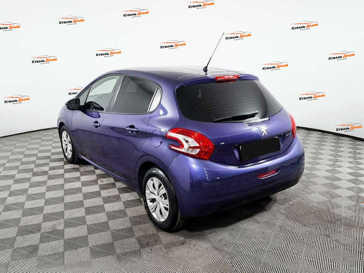 Peugeot 208 2013 года с пробегом. Фото: #6