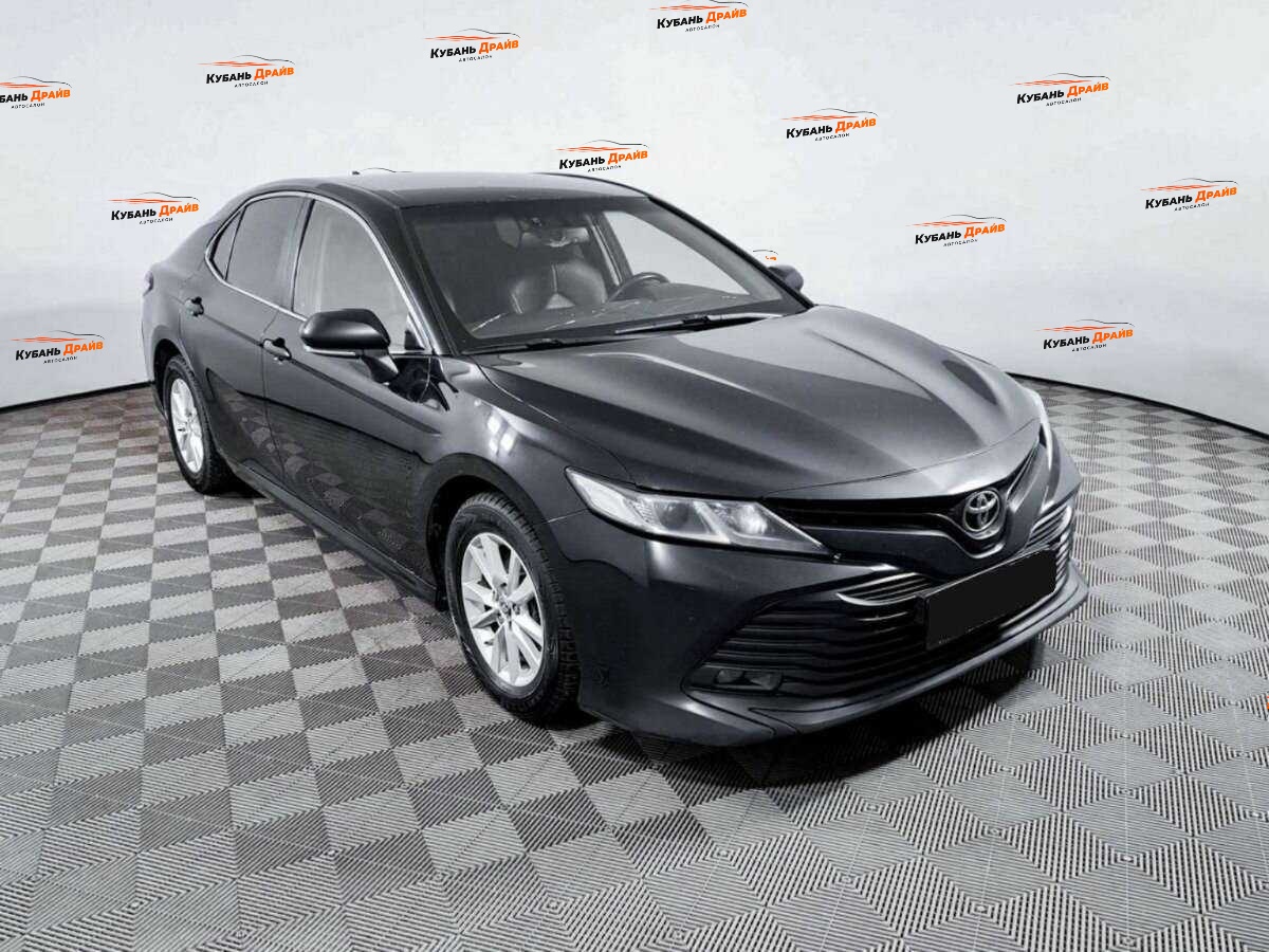 Toyota Camry 2018 года с пробегом. Фото: #2