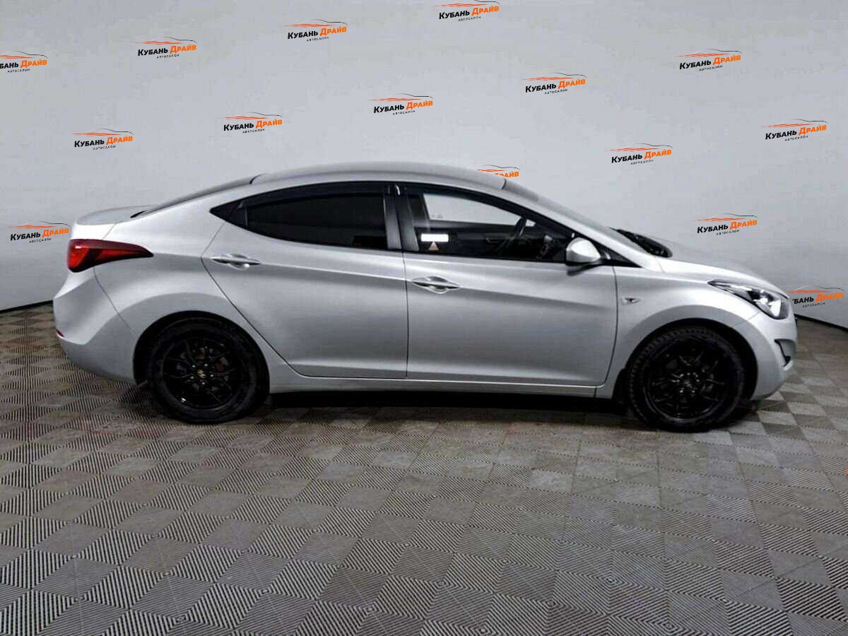 Hyundai Elantra 2015 года с пробегом. Фото: #3
