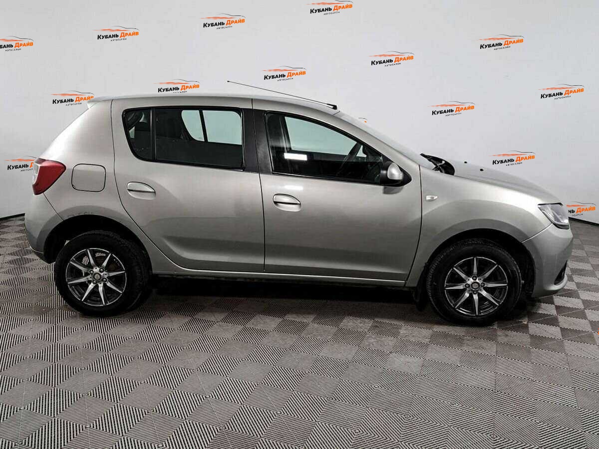 Renault Sandero 2015 года с пробегом. Фото: #3