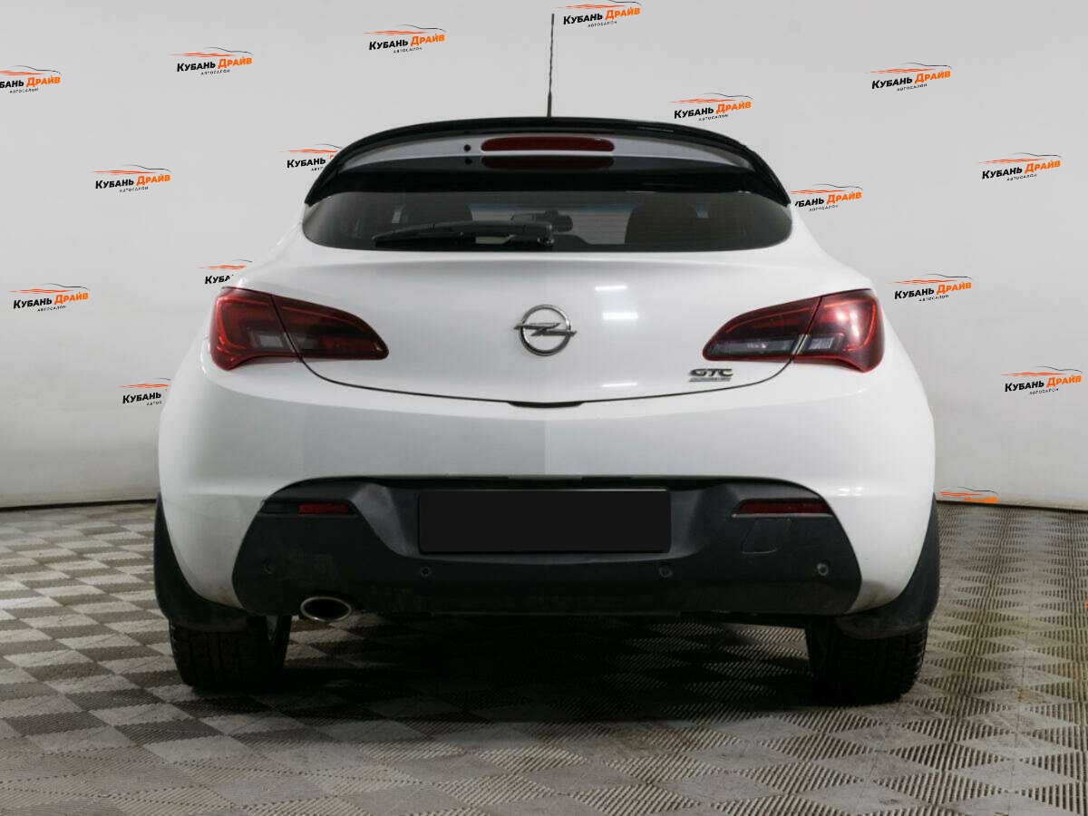 Opel Astra 2012 года с пробегом. Фото: #5