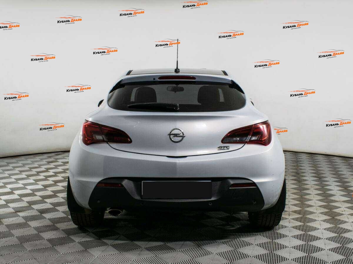Opel Astra 2012 года с пробегом. Фото: #5