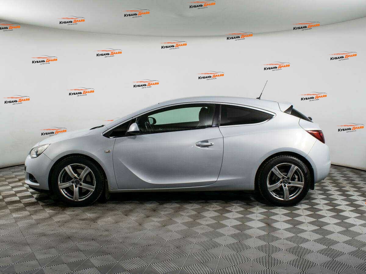 Opel Astra 2012 года с пробегом. Фото: #7