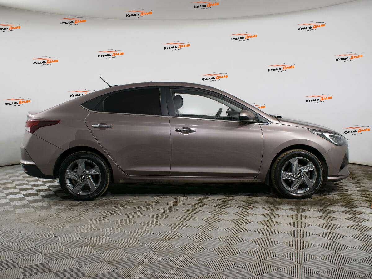 Hyundai Solaris 2021 года с пробегом. Фото: #3
