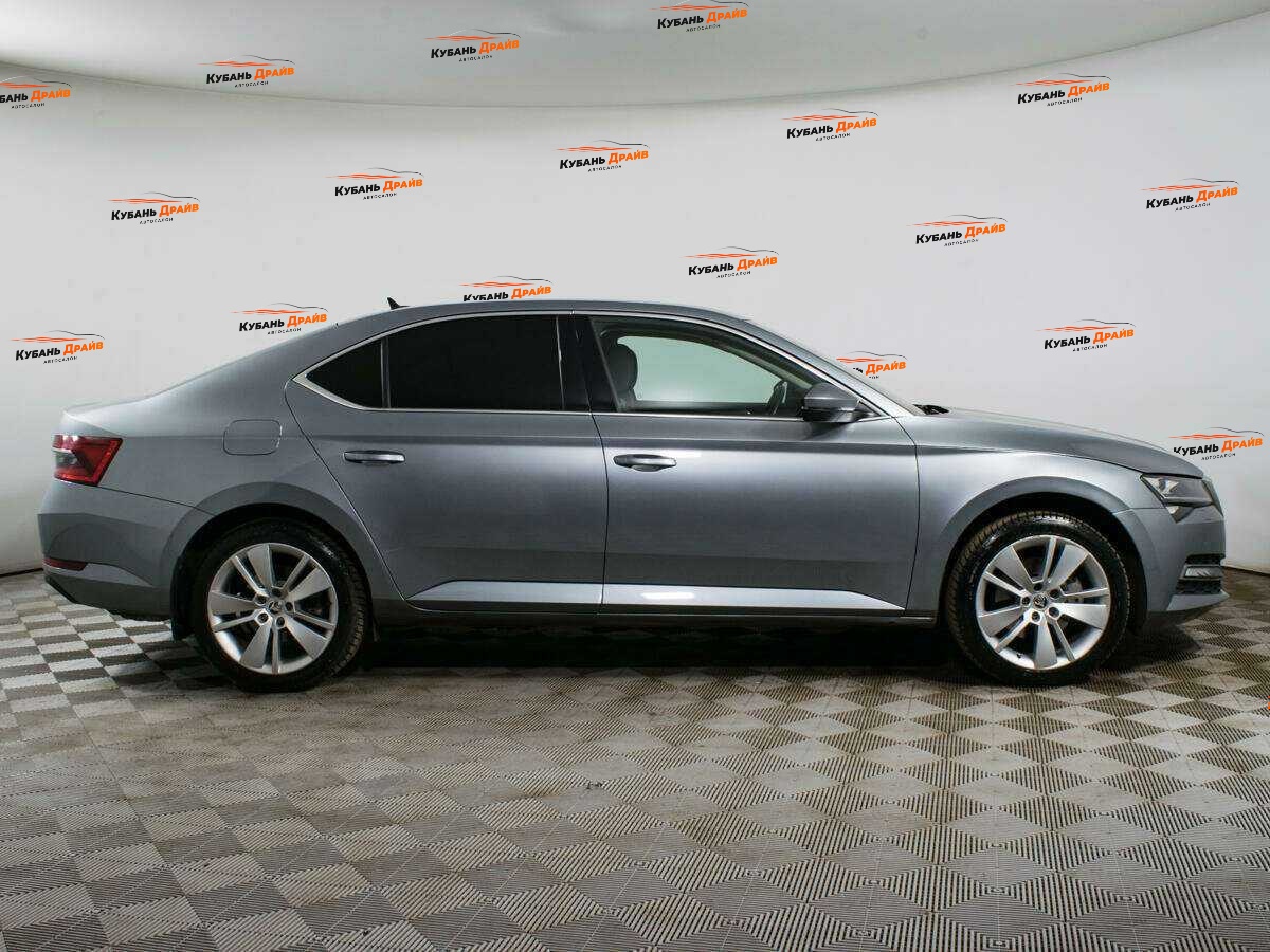 Skoda Superb 2019 года с пробегом. Фото: #3
