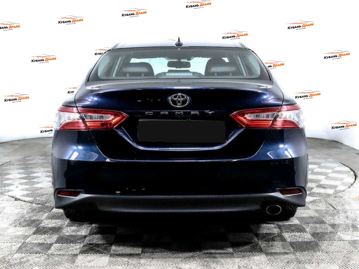 Toyota Camry 2019 года с пробегом. Фото: #4
