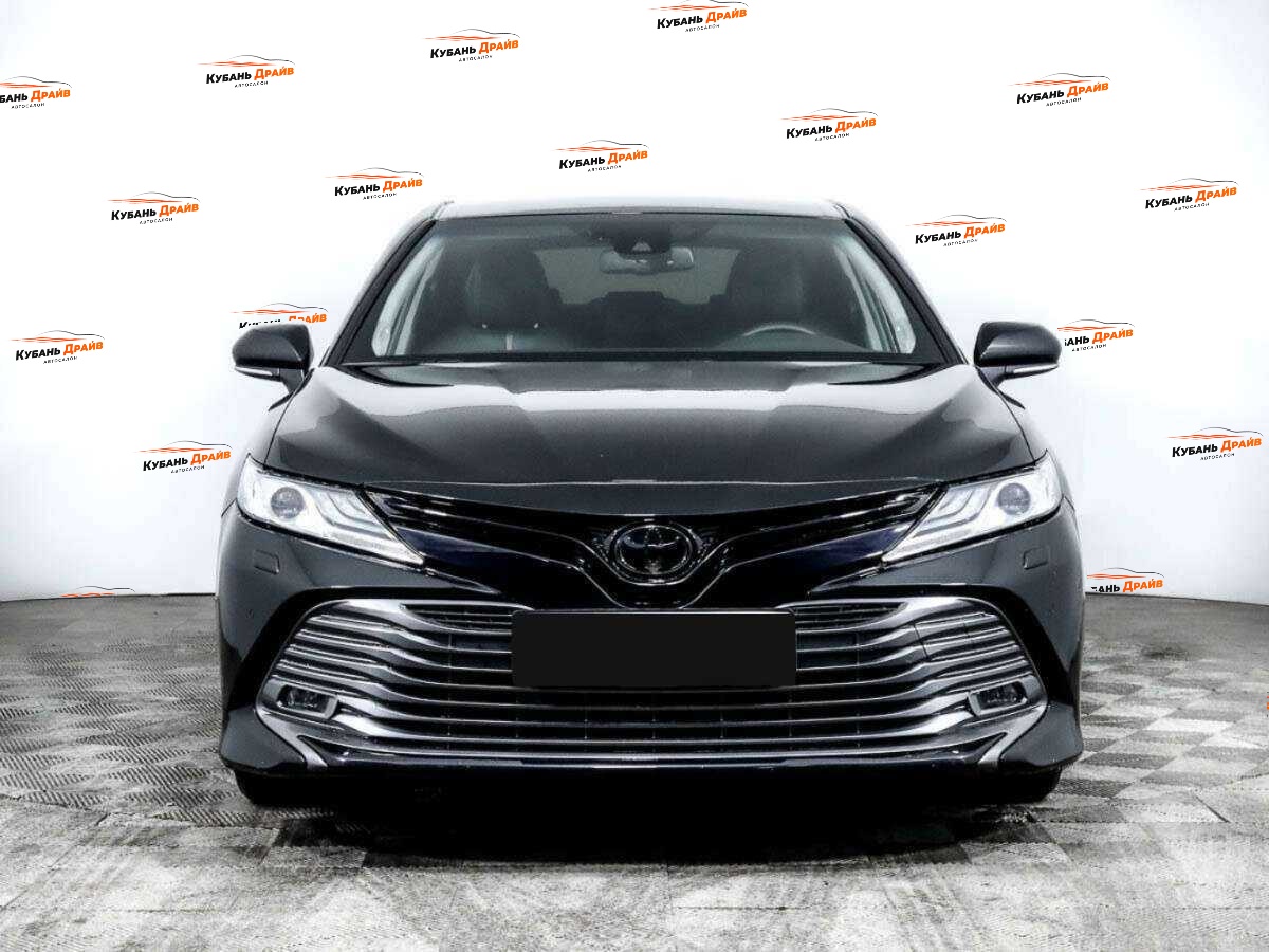 Toyota Camry 2019 года с пробегом. Фото: #1