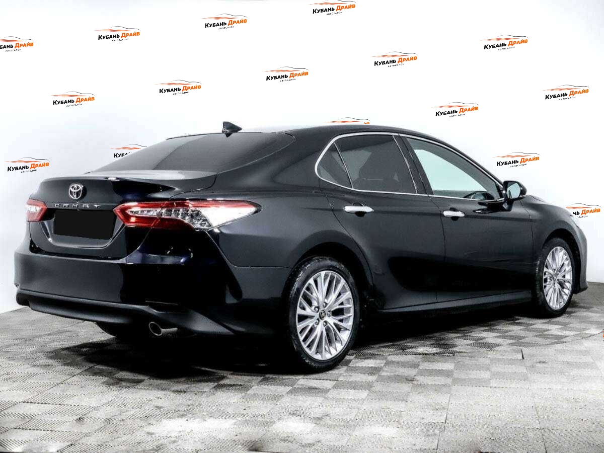 Toyota Camry 2019 года с пробегом. Фото: #3