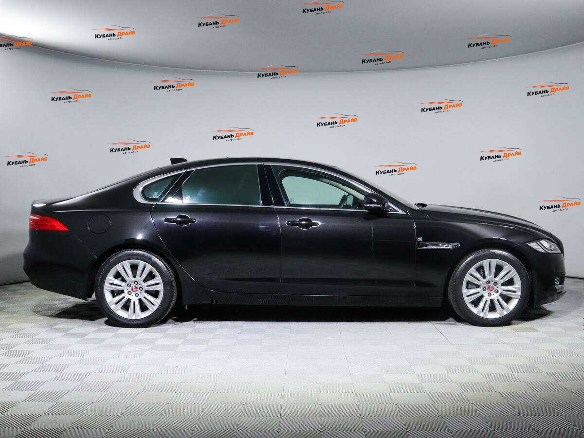 Jaguar XF 2018 года с пробегом. Фото: #3