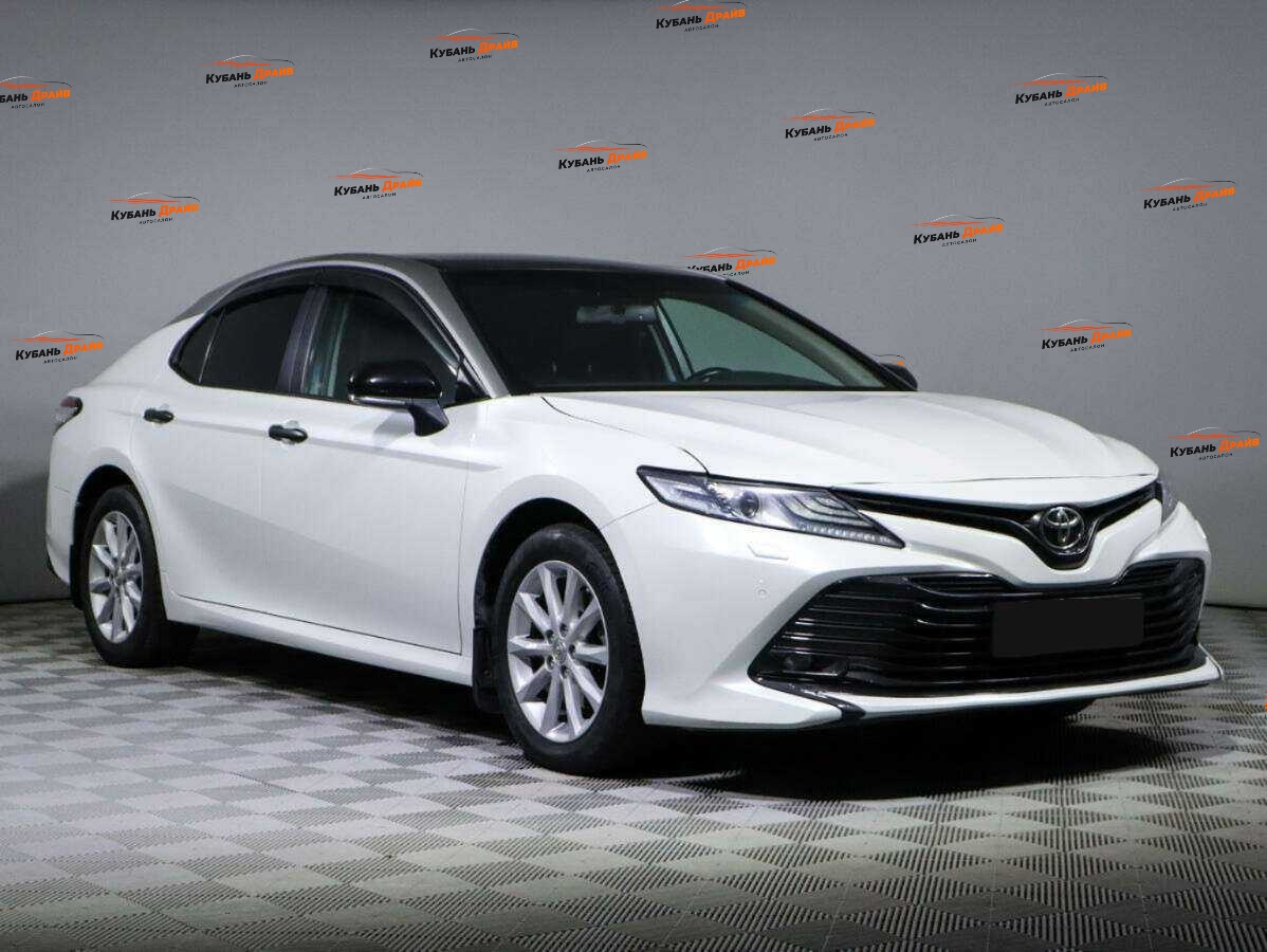 Toyota Camry 2019 года с пробегом. Фото: #2