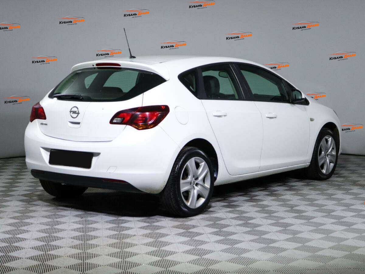Opel Astra 2012 года с пробегом. Фото: #3