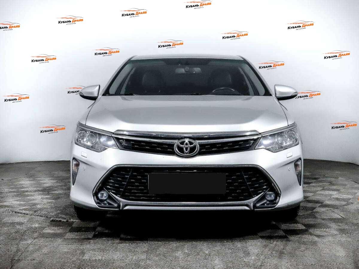 Toyota Camry 2018 года с пробегом. Фото: #1