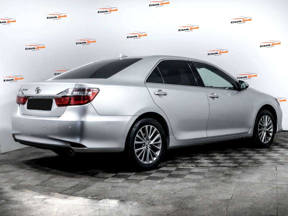 Toyota Camry 2018 года с пробегом. Фото: #3