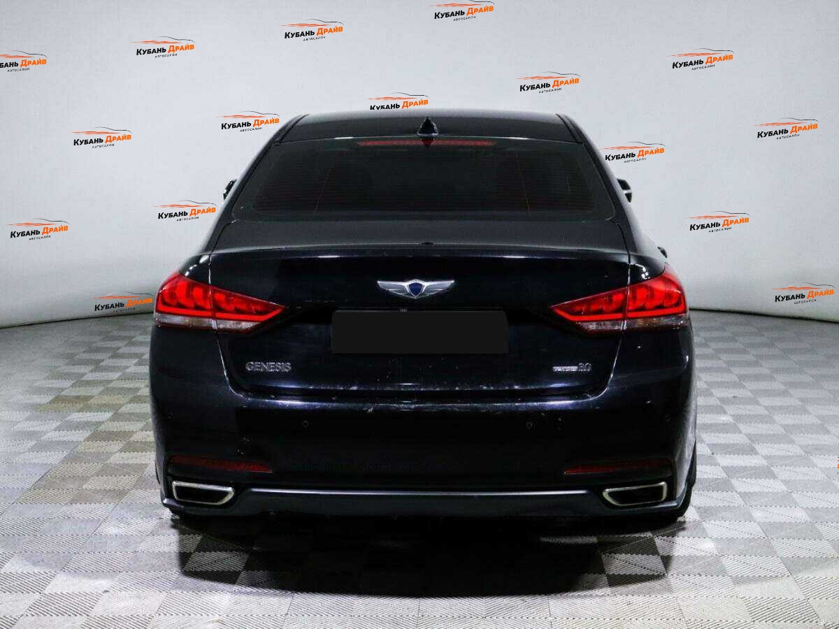 Hyundai Genesis 2014 года с пробегом. Фото: #4