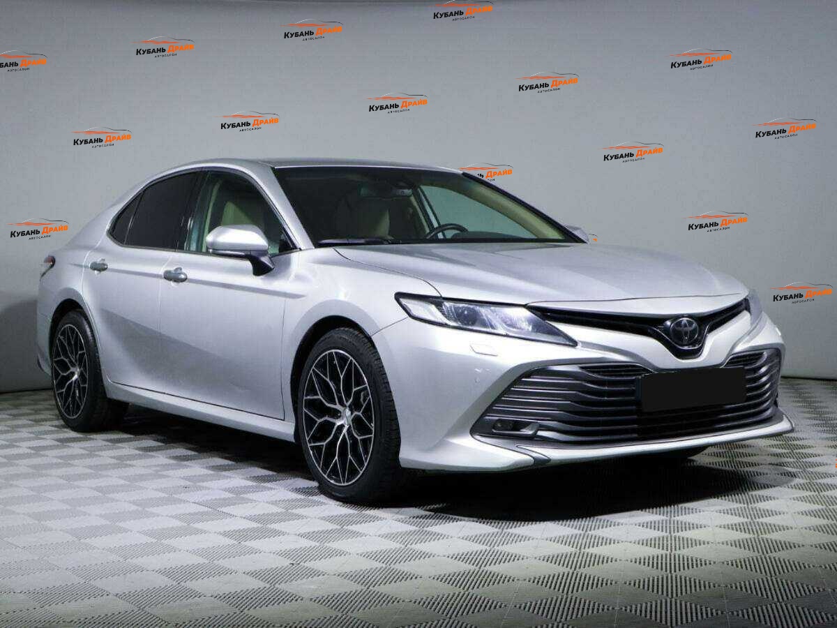 Toyota Camry 2020 года с пробегом. Фото: #2