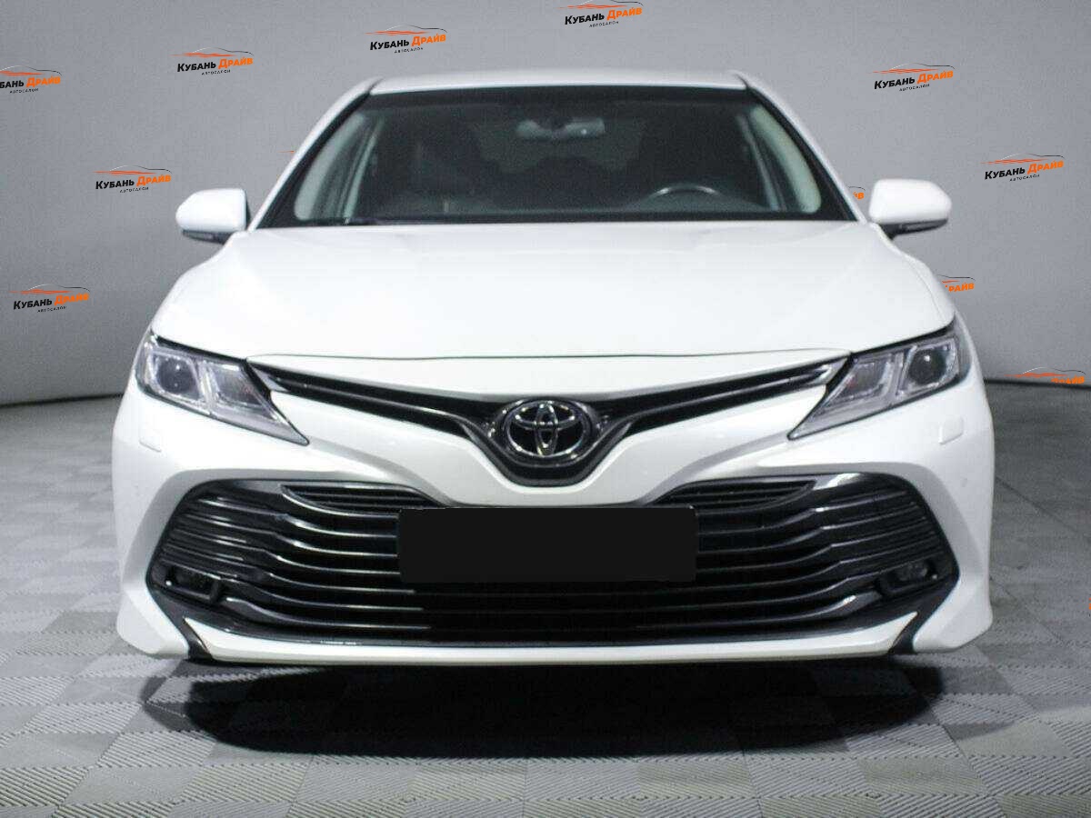Toyota Camry 2020 года с пробегом. Фото: #1