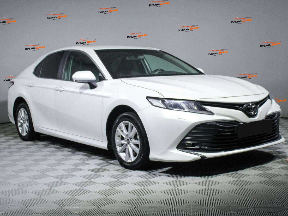Toyota Camry 2020 года с пробегом. Фото: #2