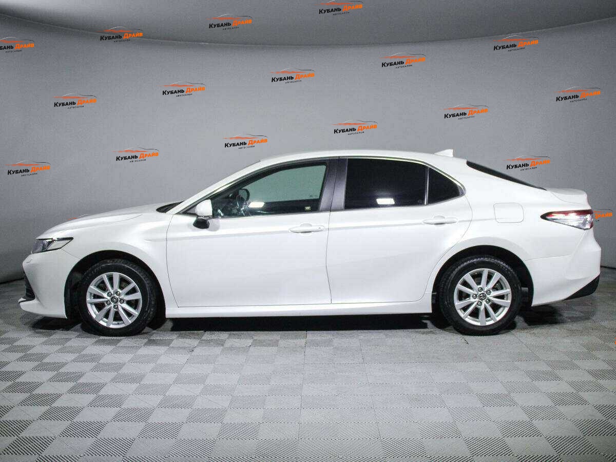 Toyota Camry 2020 года с пробегом. Фото: #7