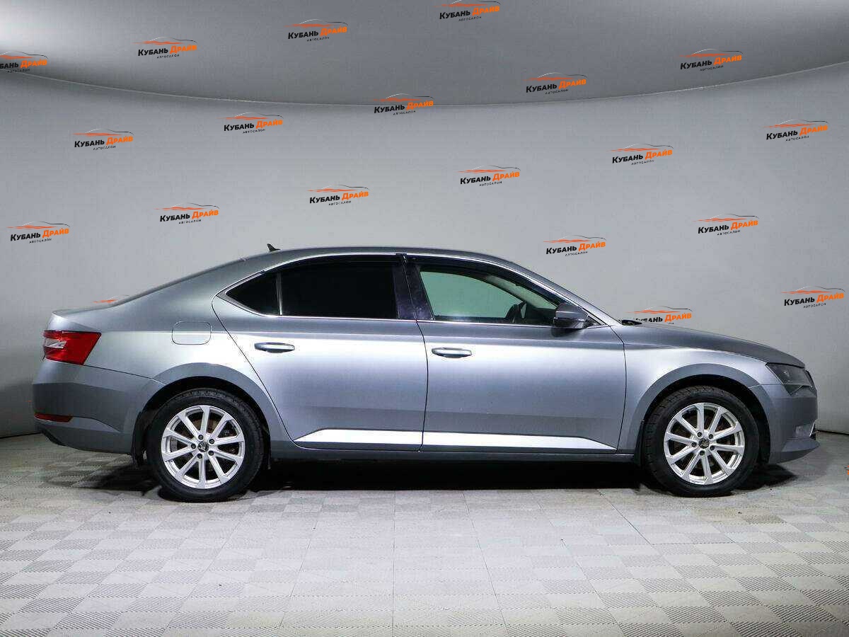 Skoda Superb 2015 года с пробегом. Фото: #3