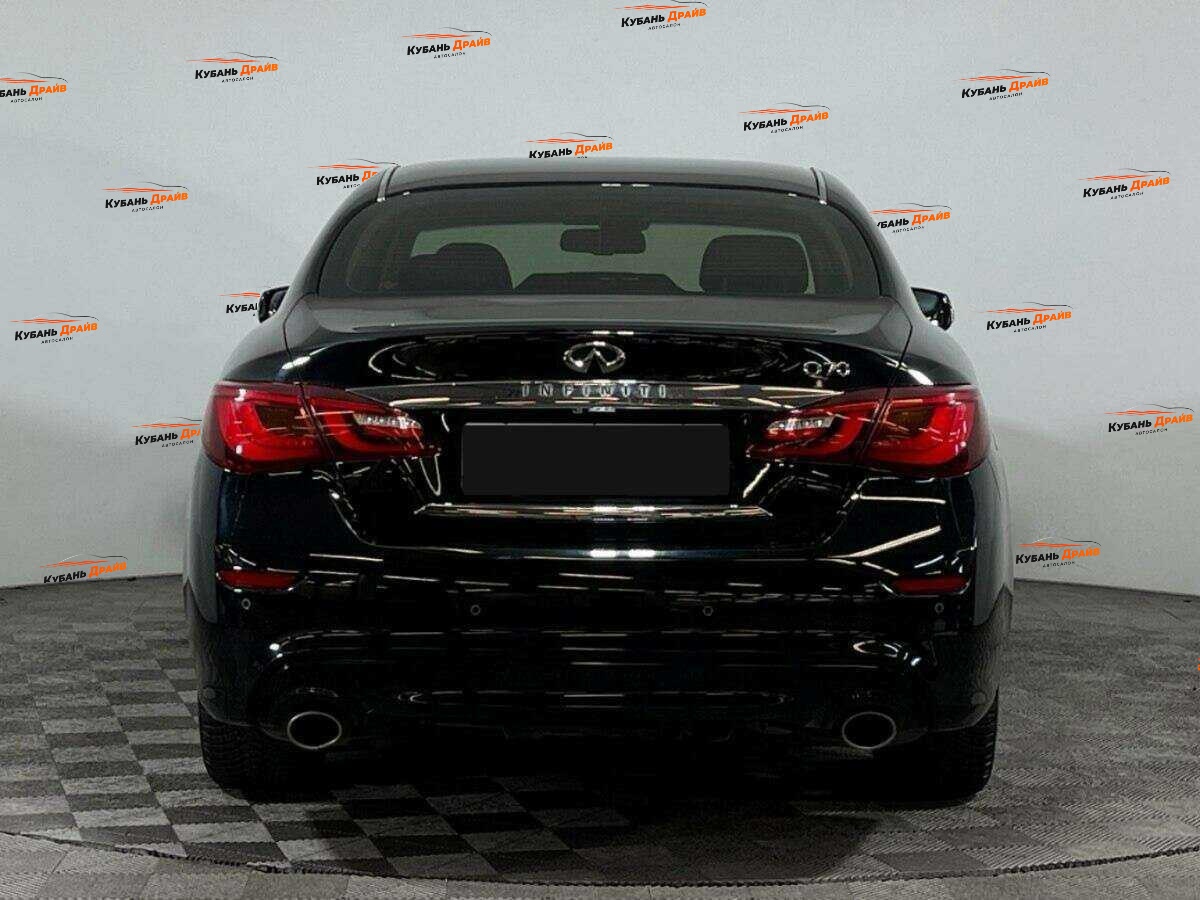 Infiniti Q70 2016 года с пробегом. Фото: #5