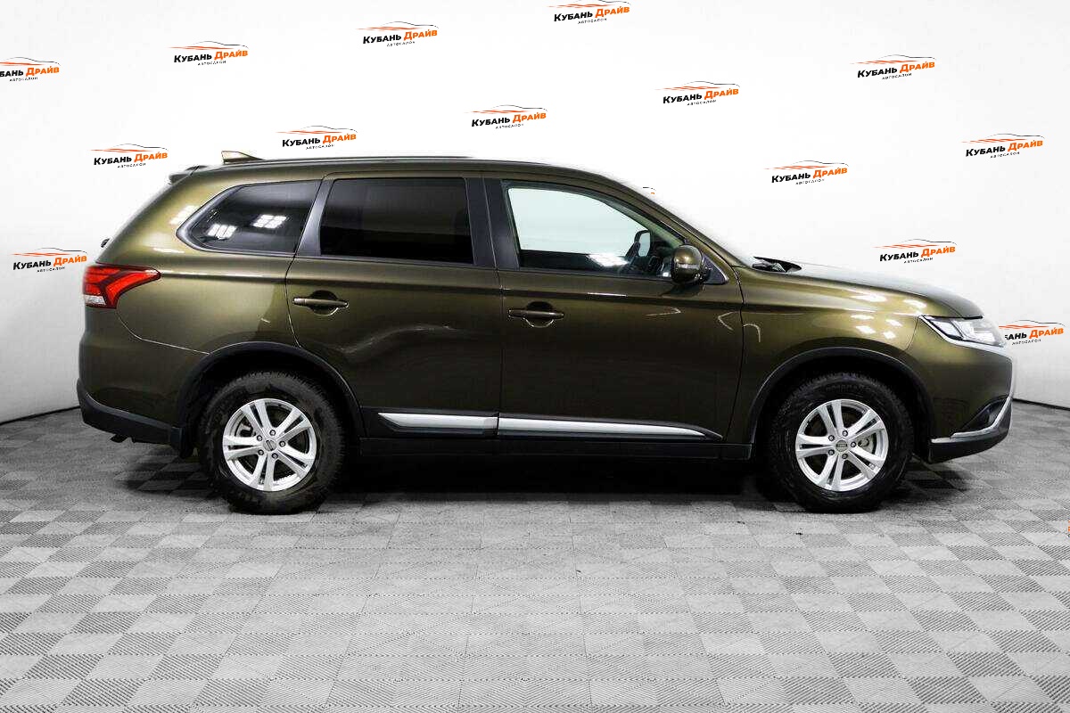 Mitsubishi Outlander 2020 года с пробегом. Фото: #3
