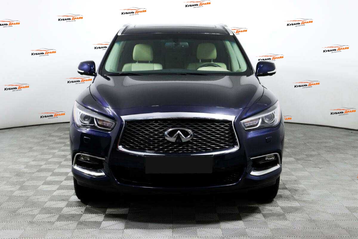 Infiniti QX60 2018 года с пробегом. Фото: #1