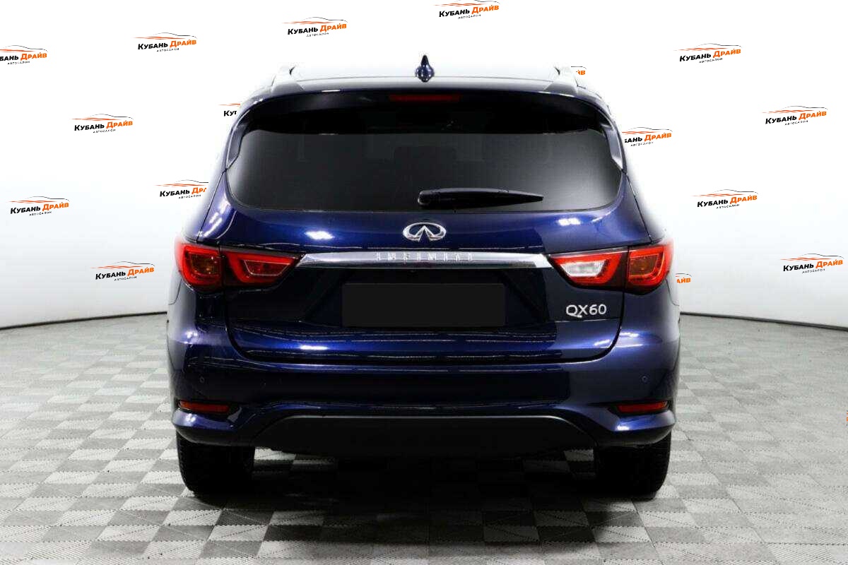 Infiniti QX60 2018 года с пробегом. Фото: #5
