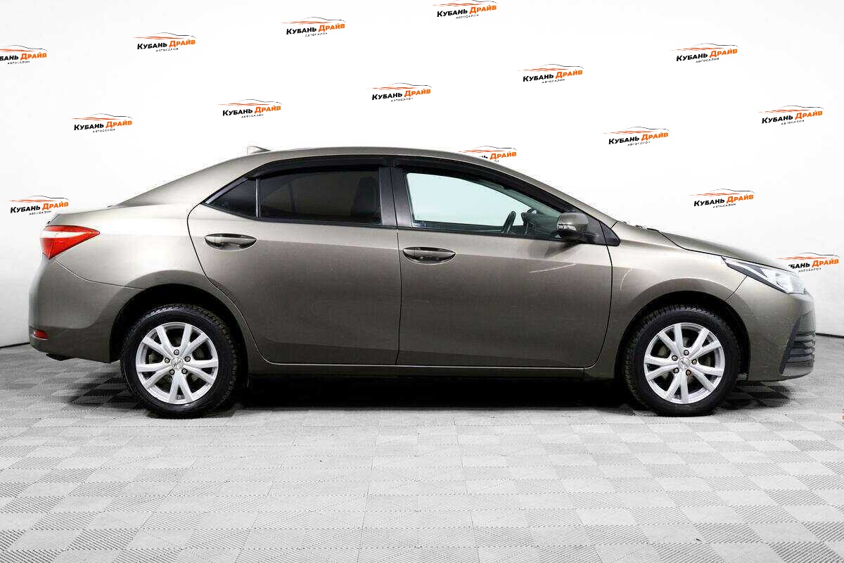 Toyota Corolla 2017 года с пробегом. Фото: #3