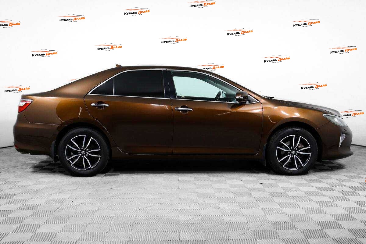 Toyota Camry 2017 года с пробегом. Фото: #3