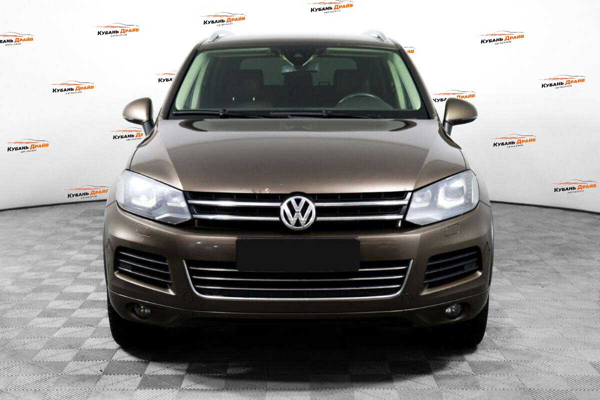 Volkswagen Touareg 2012 года с пробегом. Фото: #1