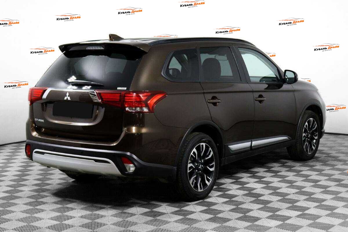 Mitsubishi Outlander 2022 года с пробегом. Фото: #4