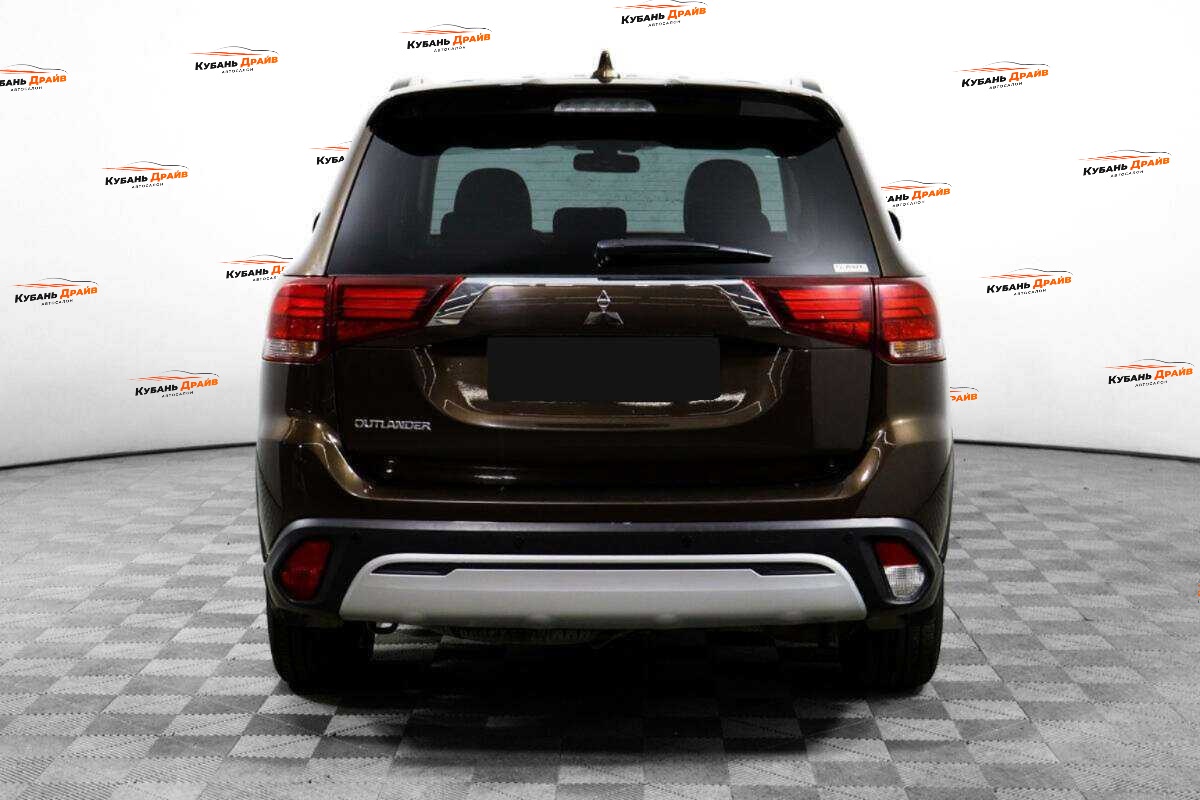 Mitsubishi Outlander 2022 года с пробегом. Фото: #5