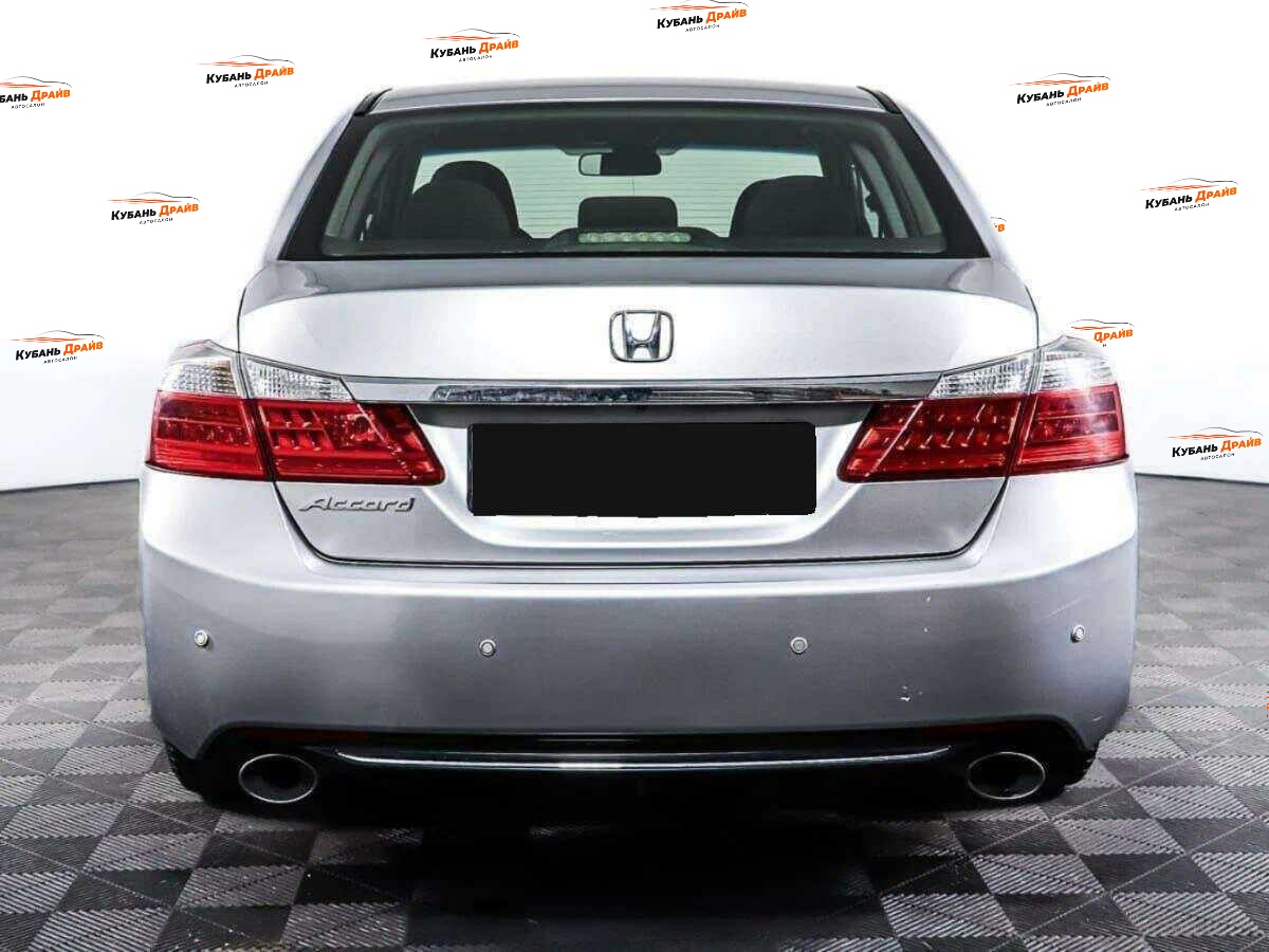 Honda Accord 2013 года с пробегом. Фото: #5