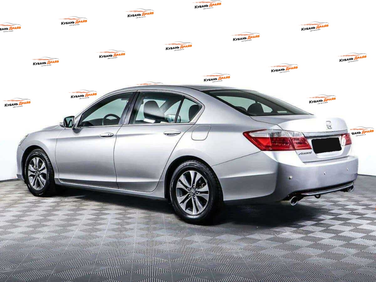 Honda Accord 2013 года с пробегом. Фото: #6