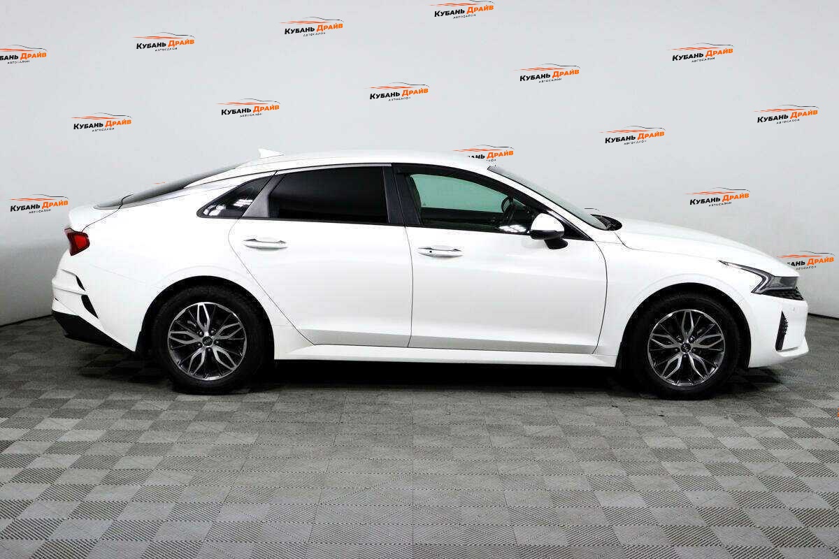 Kia K5 2021 года с пробегом. Фото: #3
