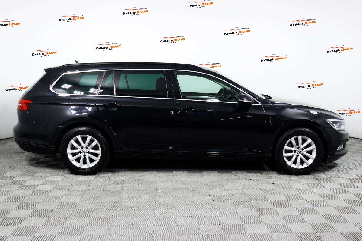Volkswagen Passat 2019 года с пробегом. Фото: #3