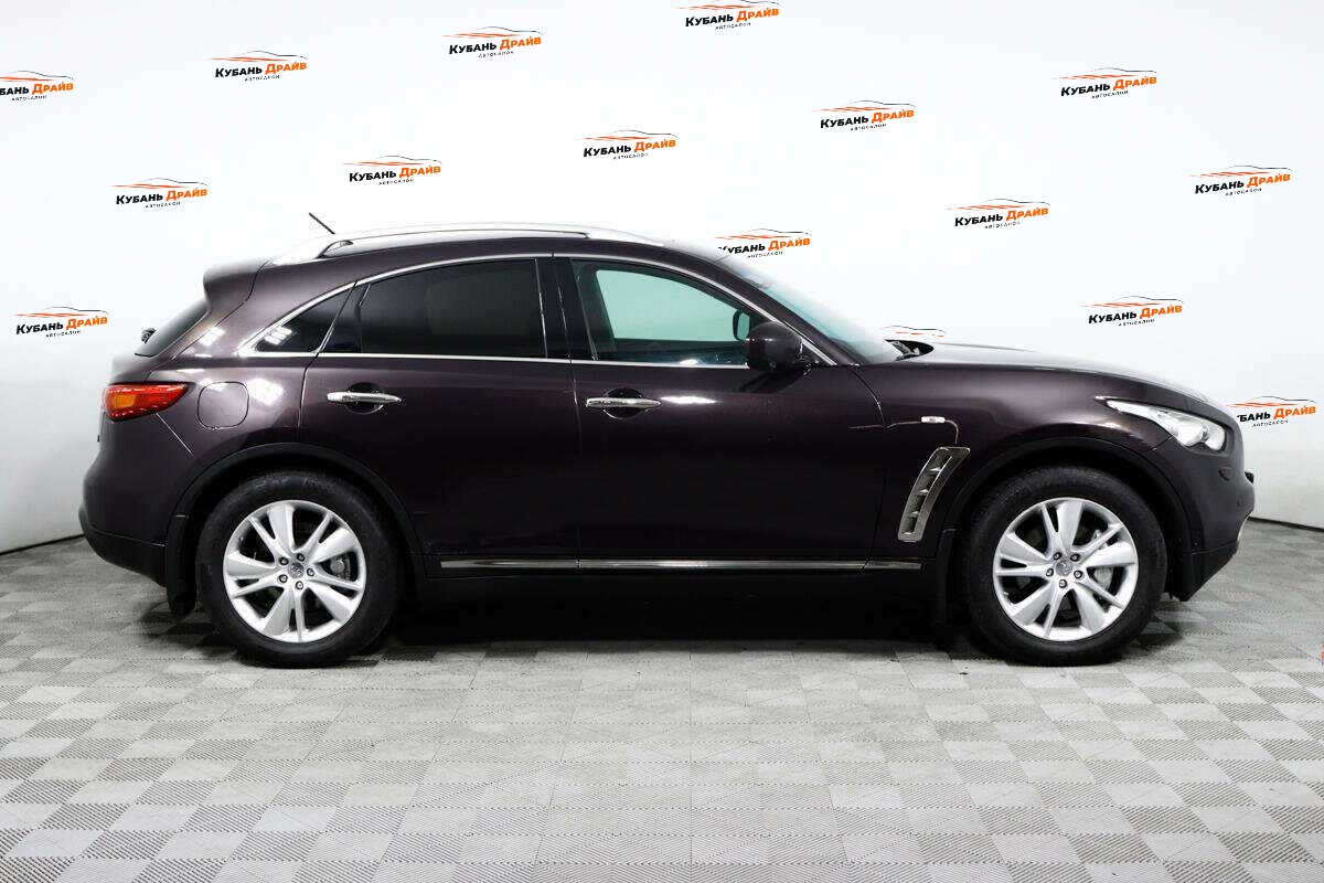 Infiniti FX 2012 года с пробегом. Фото: #3