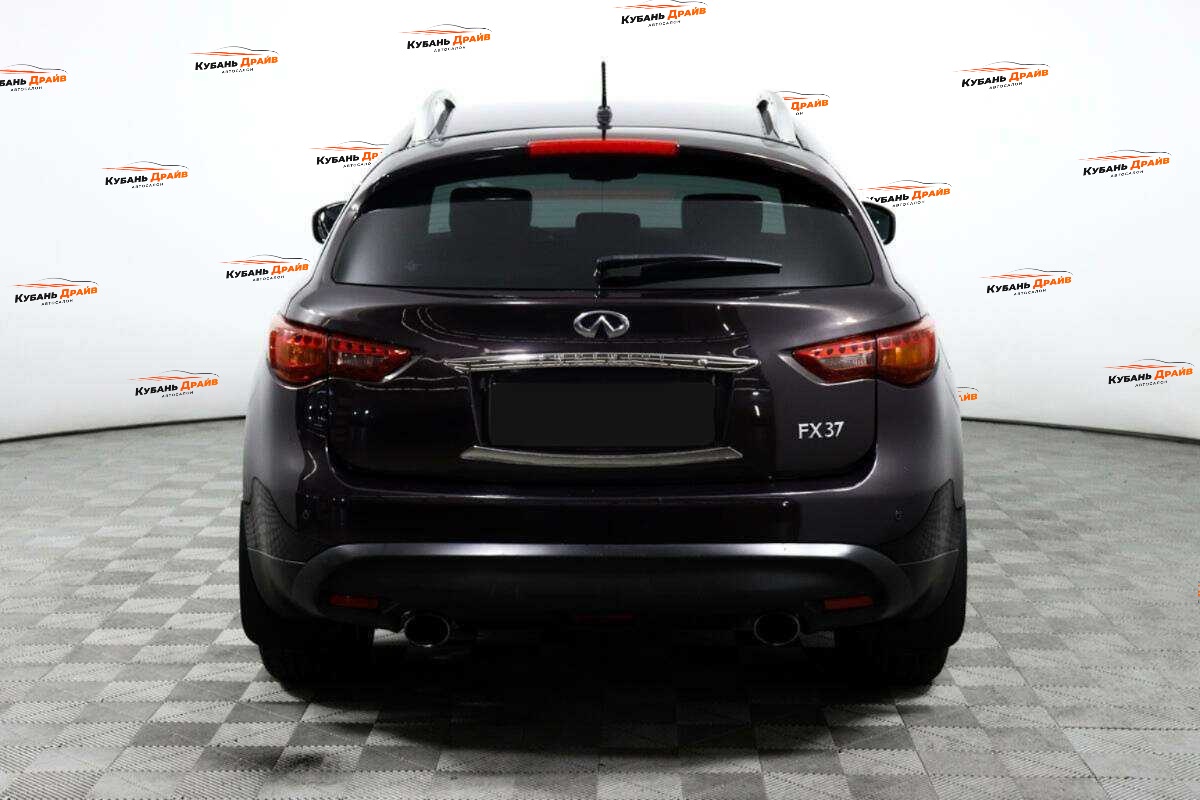 Infiniti FX 2012 года с пробегом. Фото: #5