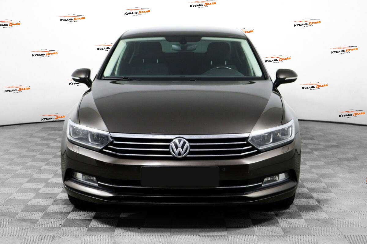 Volkswagen Passat 2016 года с пробегом. Фото: #1